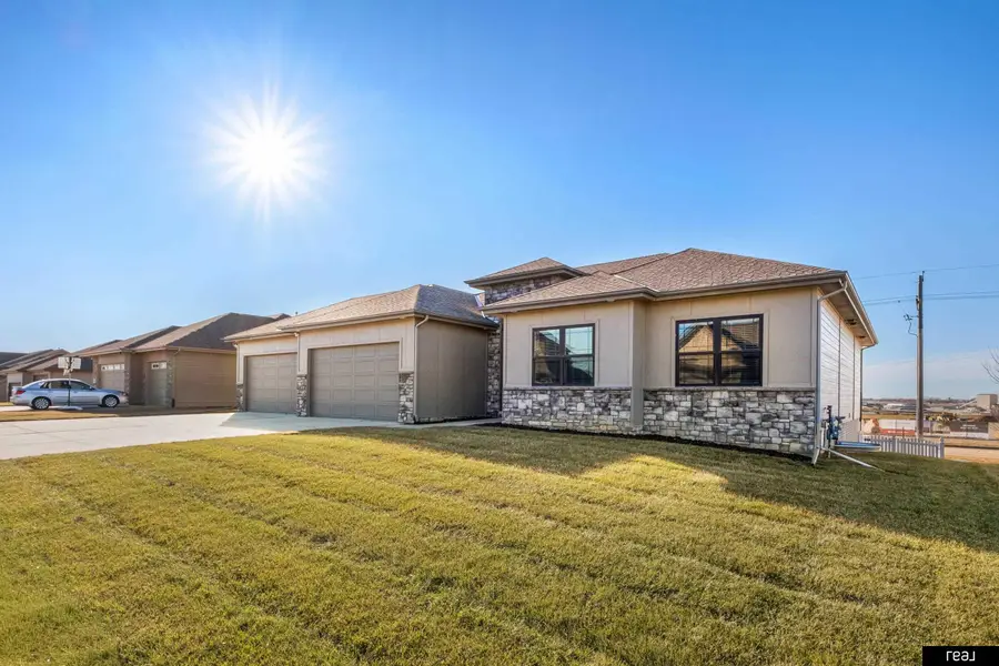 10624 S 191st Avenue, Omaha, NE 68136 - Image #2