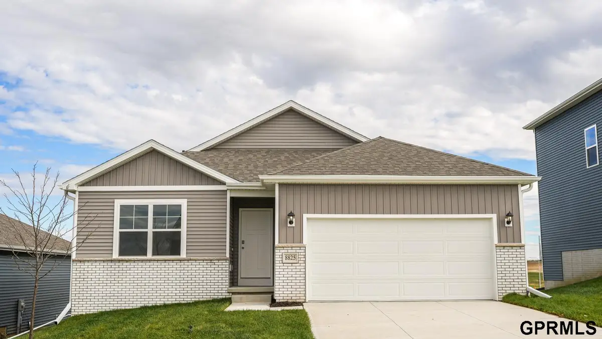 8828 S 184th Terrace, Richland Vii, NE 68136 - Image #1