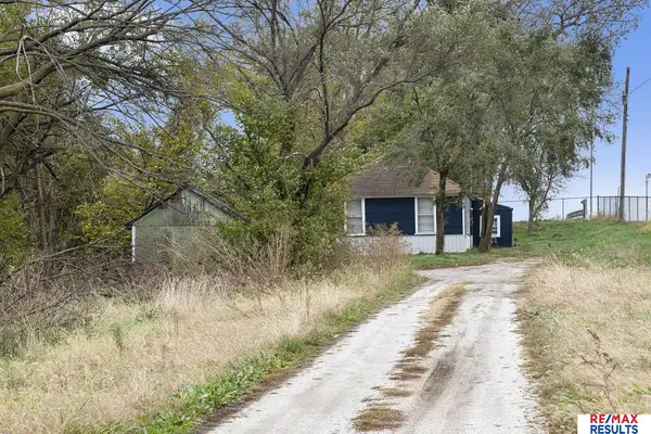 902 Louie Lane, Yutan, NE 68073-0000