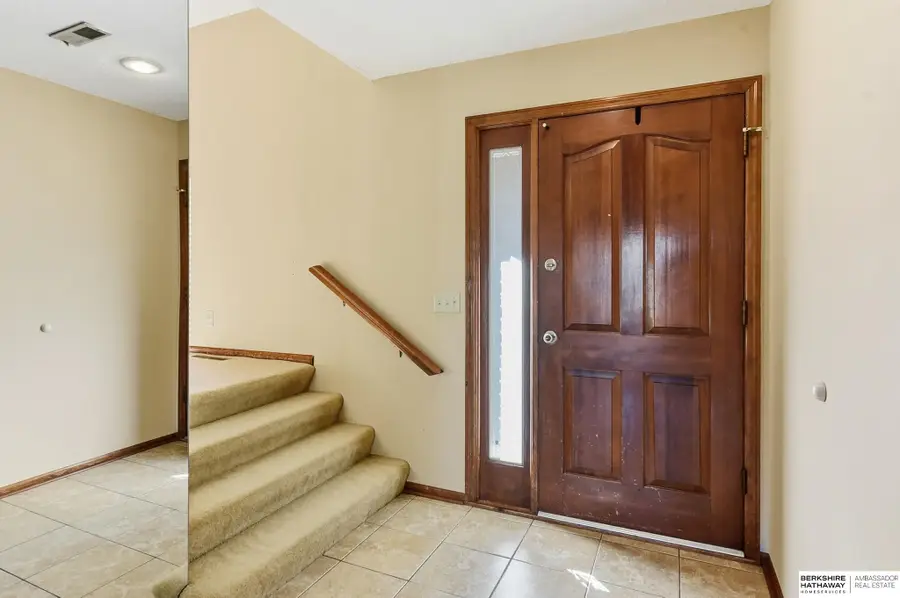 15430 Hamilton Street, Omaha, NE 68154 - Image #2