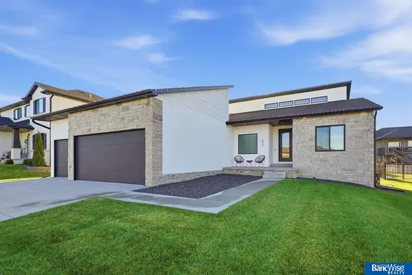 6801 Monarch Drive, Lincoln, NE 68516