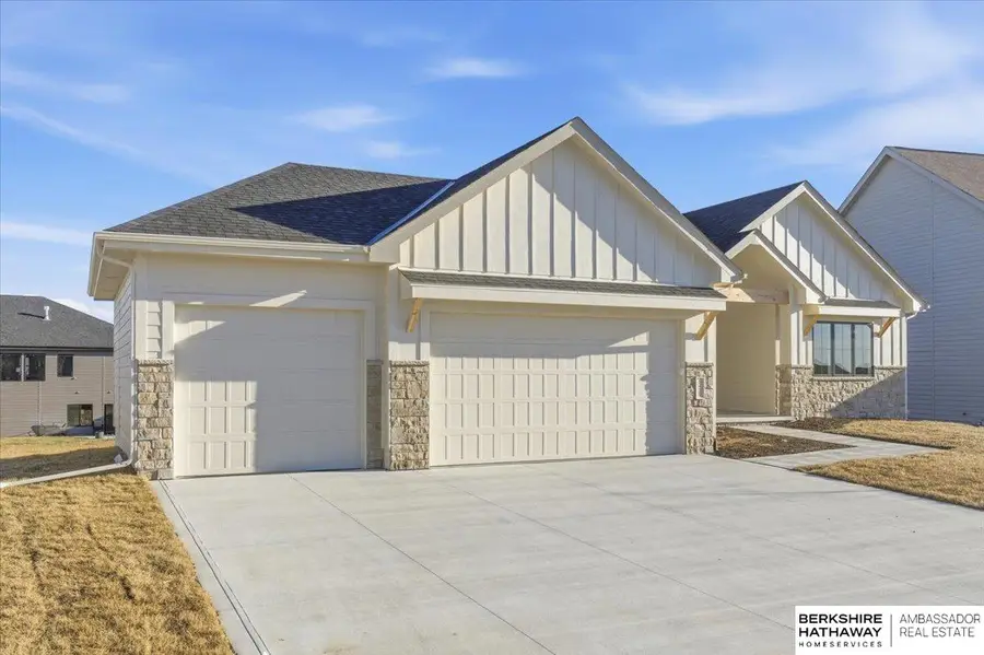 5439 Kestrel Parkway, Elkhorn, NE 68022 - Image #2
