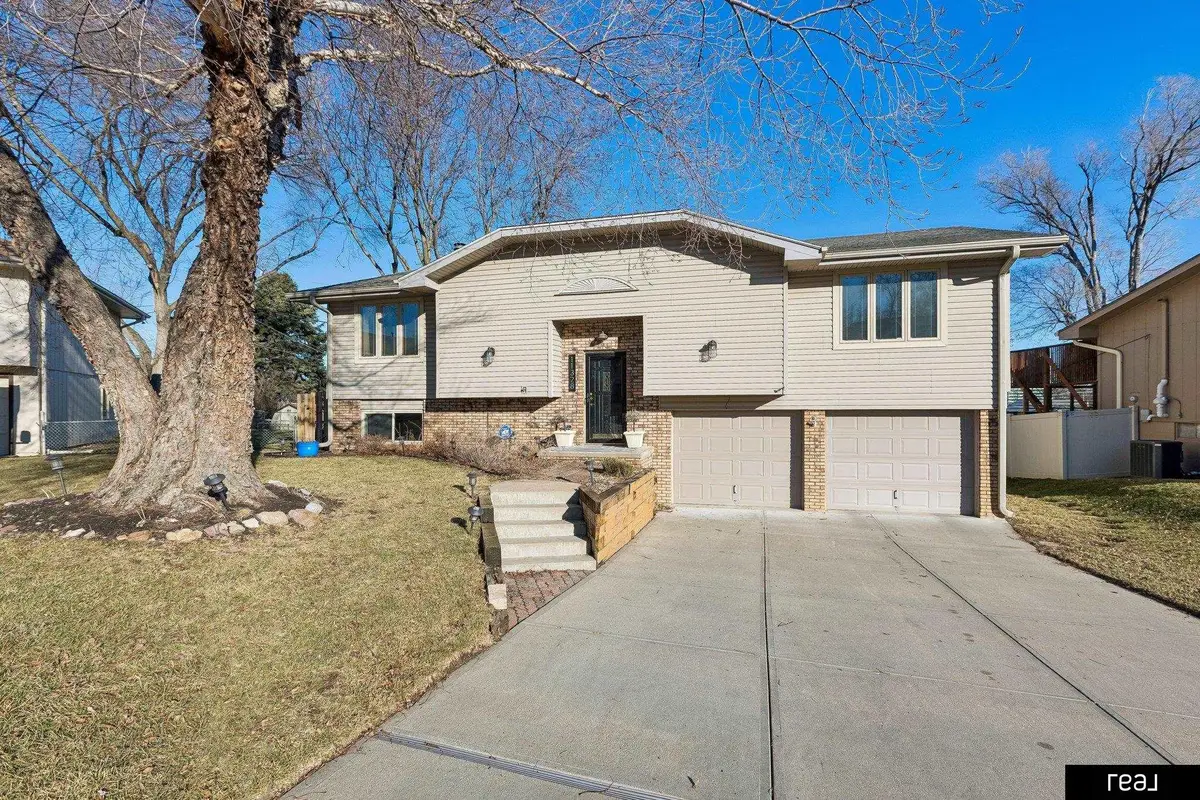 11328 Leavenworth Circle, Omaha, NE 68154 - Image #1
