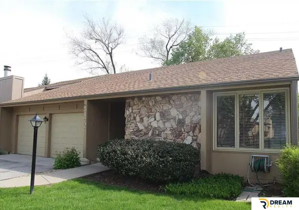 5172 S 150 Plaza #2-D, Omaha, NE 68137