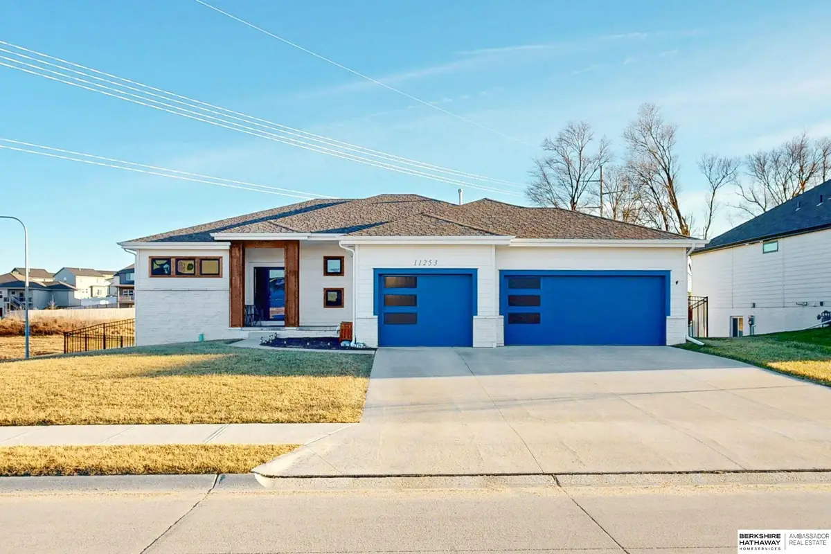 11253 Sunburst Drive, Papillion, NE 68046 - Image #1