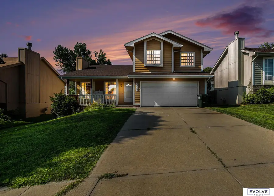 8402 Hanover Street, Omaha, NE 68122 - Image #3