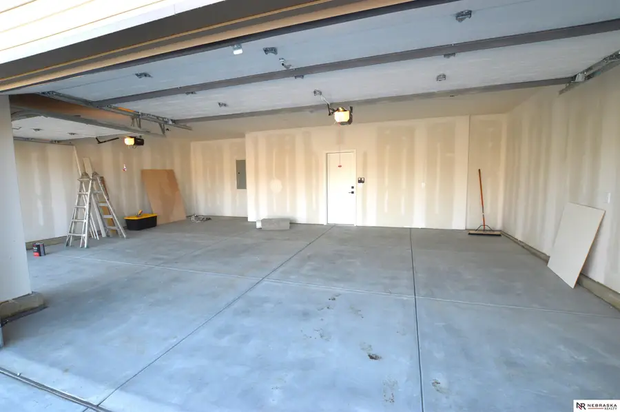 4931 Donnette Drive, Lincoln, NE 68514 - Image #2