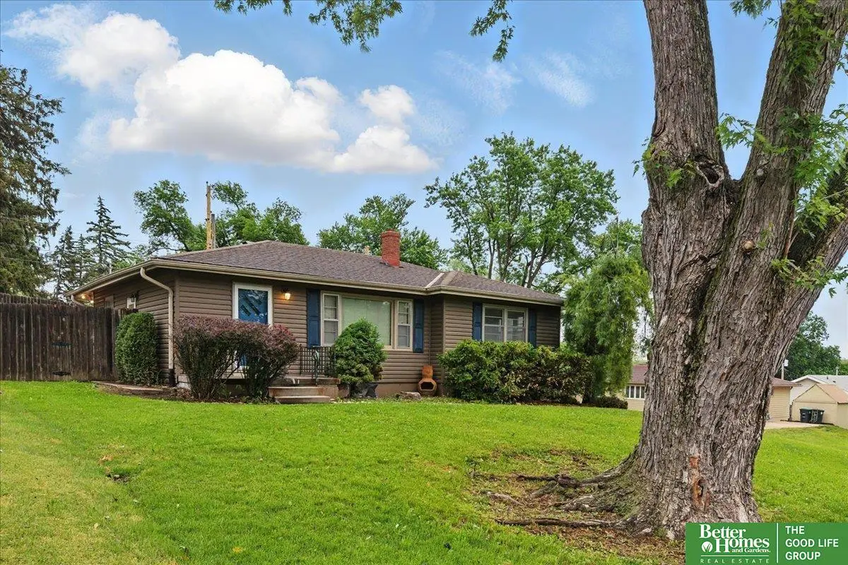 8806 Nicholas Street, Omaha, NE 68114 - #1