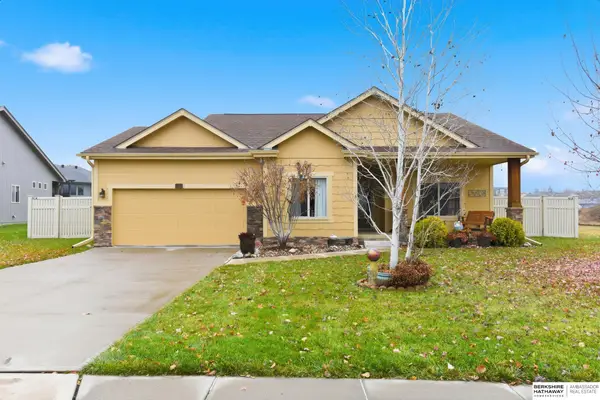 17208 Grand Avenue, Omaha, NE 68116