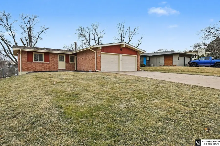 9823 Ruggles Street, Omaha, NE 68134 - Image #2