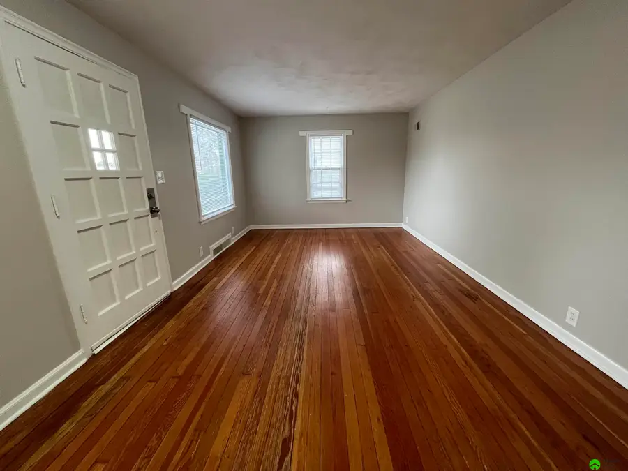 130 S 38th Street, Lincoln, NE 68510 - Image #3