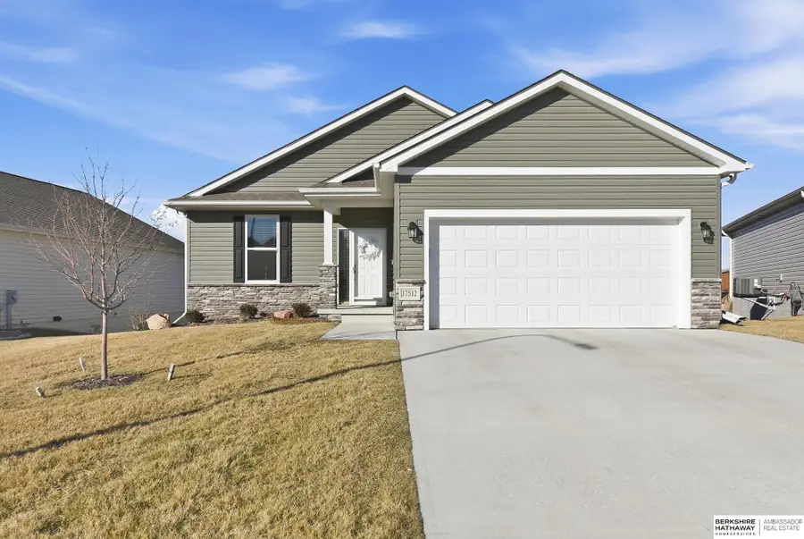 17512 Greenleaf Street, Omaha, NE 68136 - Image #2