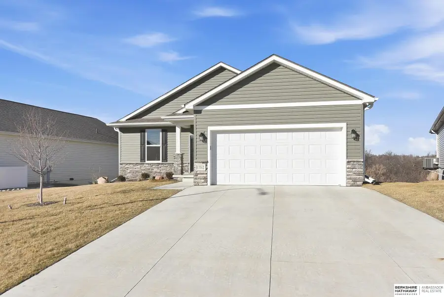 17512 Greenleaf Street, Omaha, NE 68136 - Image #3