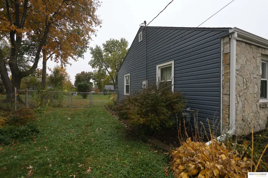 4325 Grover Street, Omaha, NE 68105 - #3