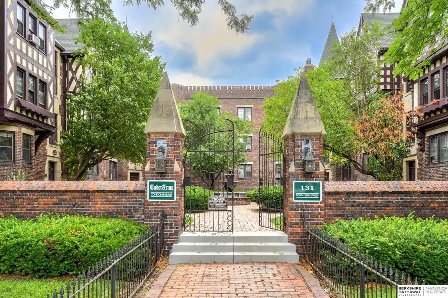 131 S 39th Street #12, Omaha, NE 68131 - Image #2