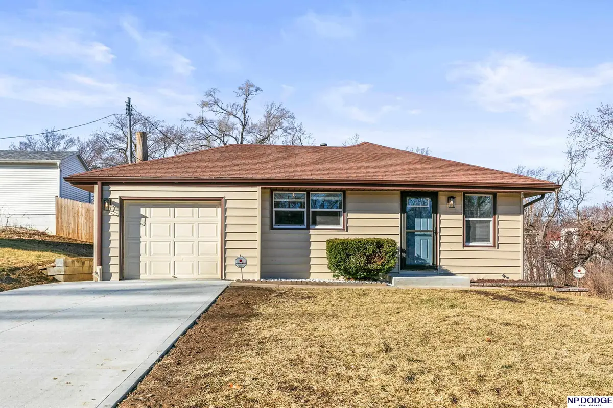 7736 Richmond Drive, Omaha, NE 68134 - Image #1