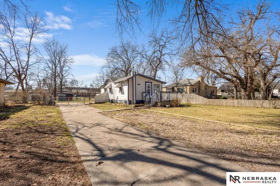 3917 Sumner Street, Lincoln, NE 68506 - #3