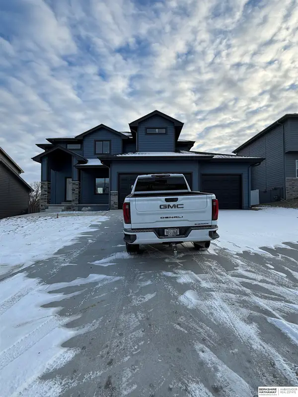 19807 Willow Street, Gretna, NE 68028