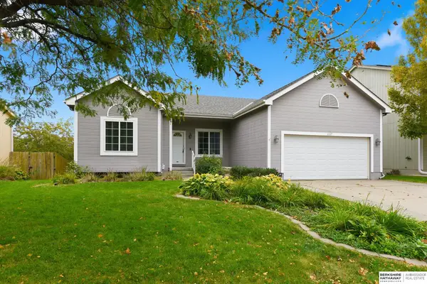 6137 N 146th Street, Omaha, NE 68116