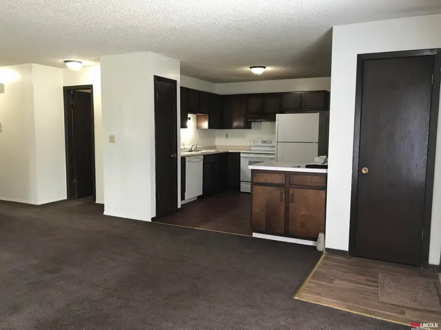 3900 Sweetbriar Lane, Lincoln, NE 68516 - Image #2