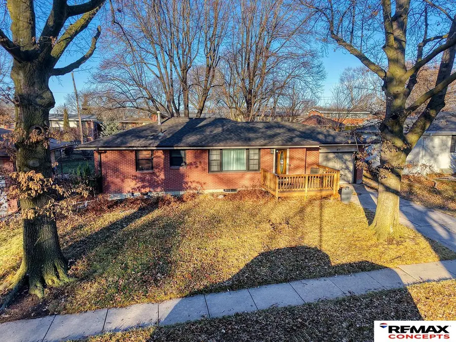 411 Skyway Road, Lincoln, NE 68505 - Image #2