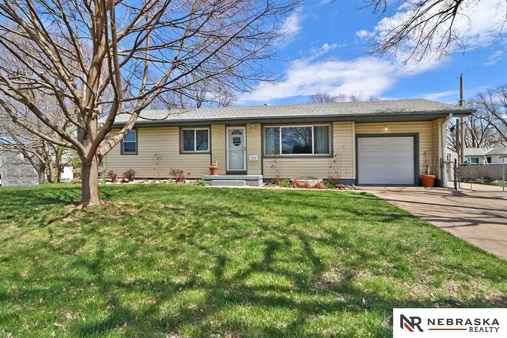 1713 Robertson Drive, Omaha, NE 68114 - #1