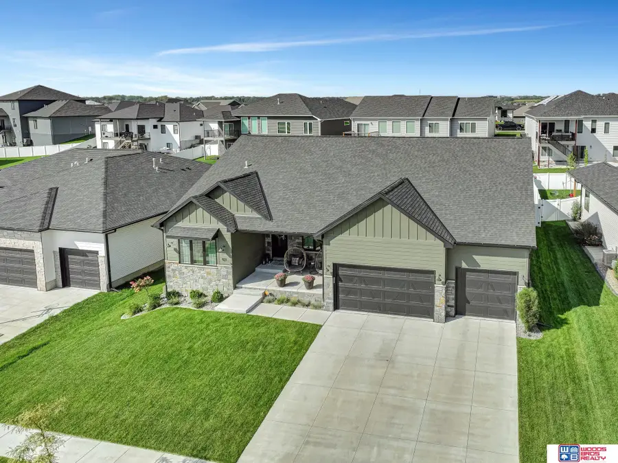 921 N 107th Street, Lincoln, NE 68527 - #3