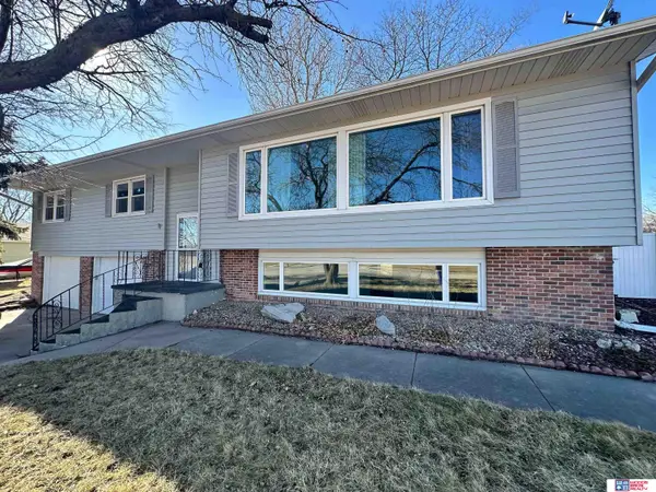 711 20th Street, Aurora, NE 68818