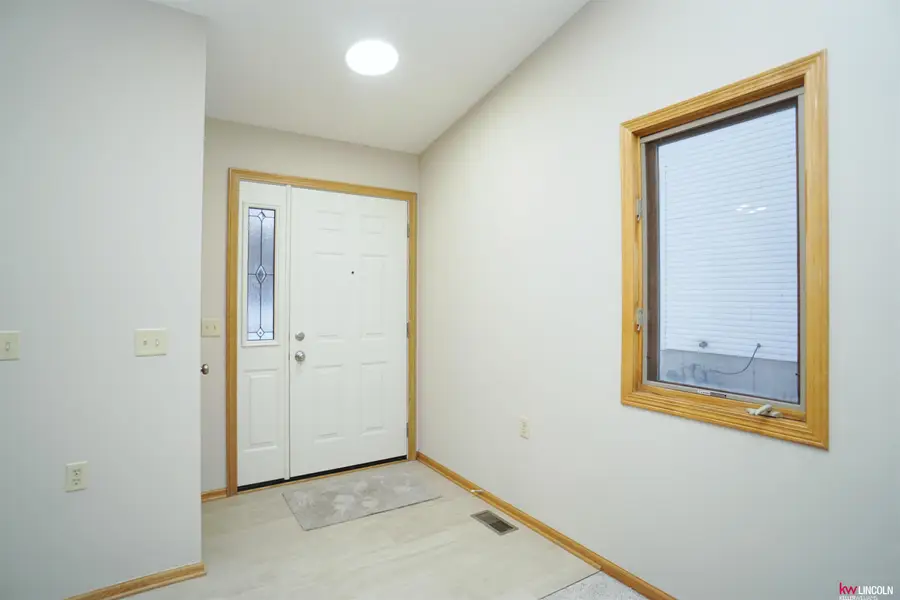 2420 Dodge Street, Lincoln, NE 68521 - #2