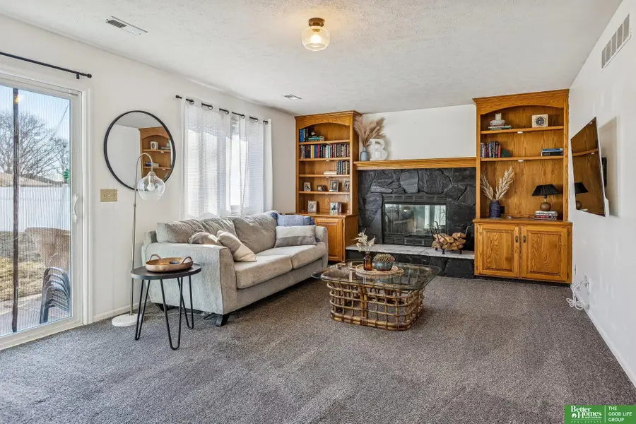 410 Sherwood Drive, Gretna, NE 68028 - Image #3