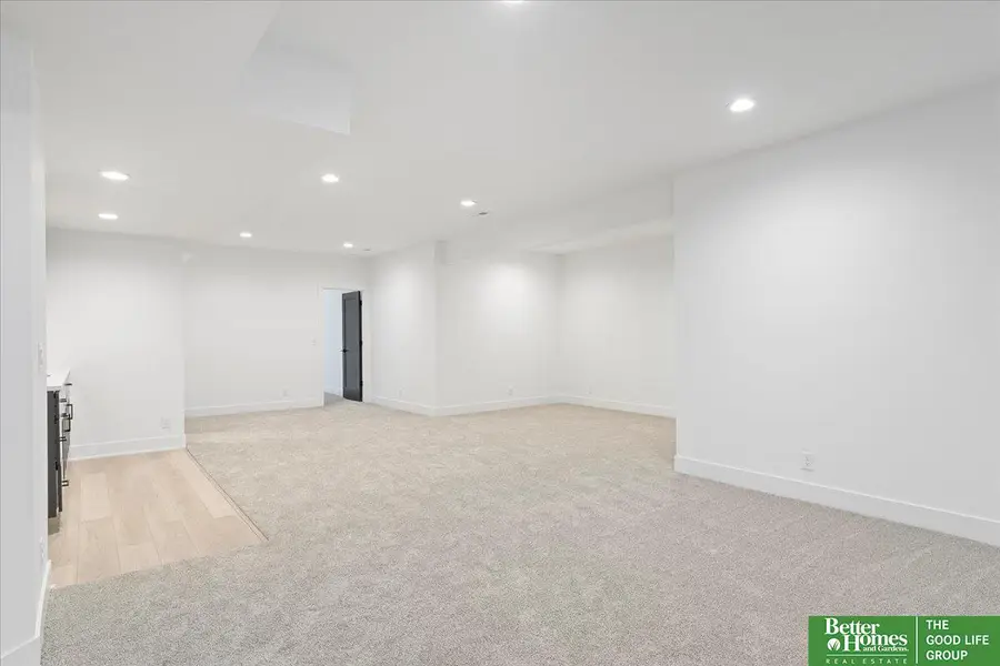 5717 N 198th Street, Elkhorn, NE 68022 - Image #2