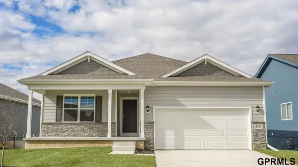 11955 S 114th Avenue, Papillion, NE 68046