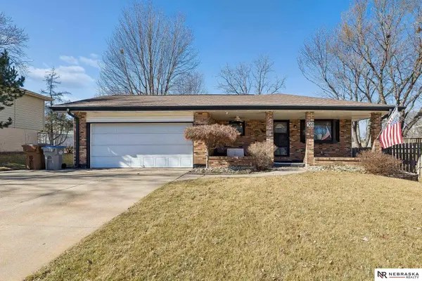 5611 S 42nd Street Court, Lincoln, NE 68516