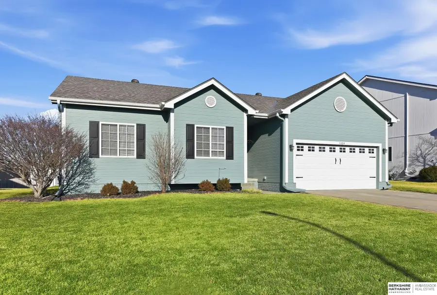 1004 Valleyview Drive, Papillion, NE 68046 - Image #2