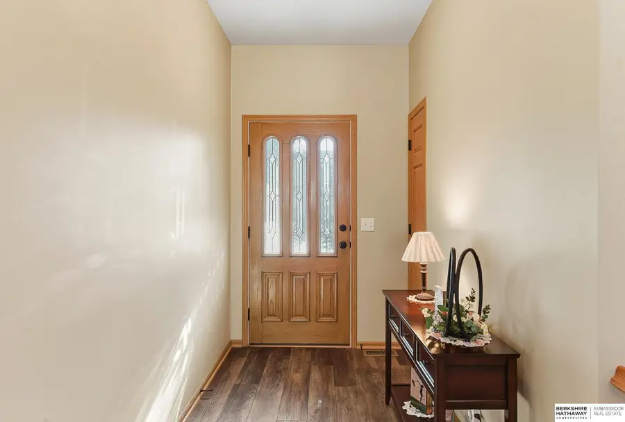 1004 Valleyview Drive, Papillion, NE 68046 - Image #3