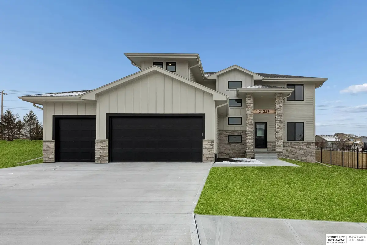 21359 E Circle, Elkhorn, NE 68022 - Image #1