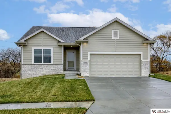 11306 Portage Circle, Papillion, NE 68046