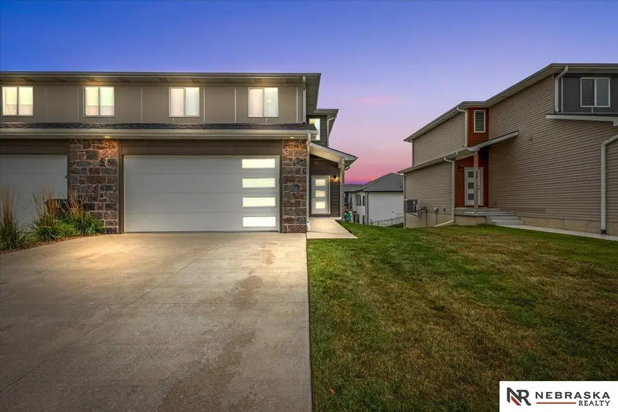 989 Titan Drive, Hickman, NE 68372 - Image #2