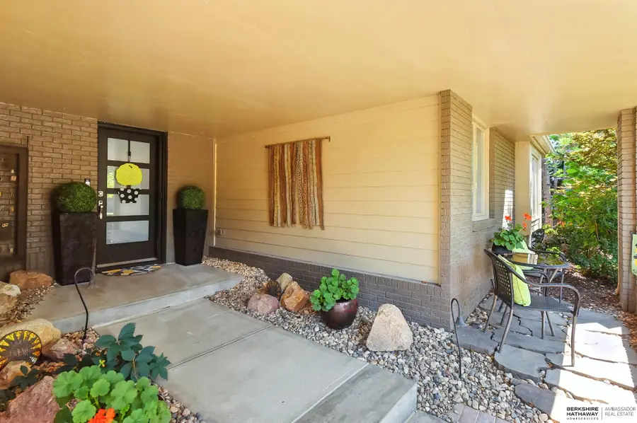 16228 Bancroft Circle, Omaha, NE 68130 - Image #2