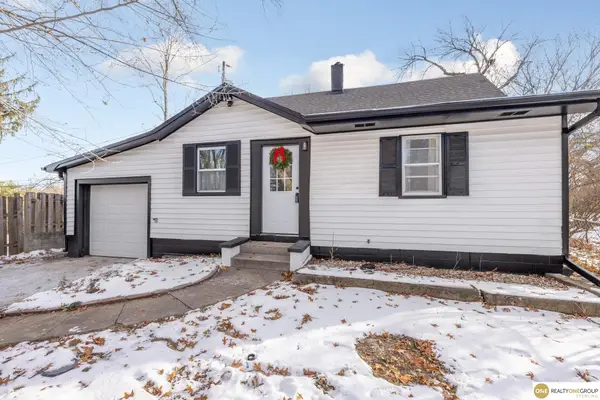 2811 N 68th Street, Omaha, NE 68104