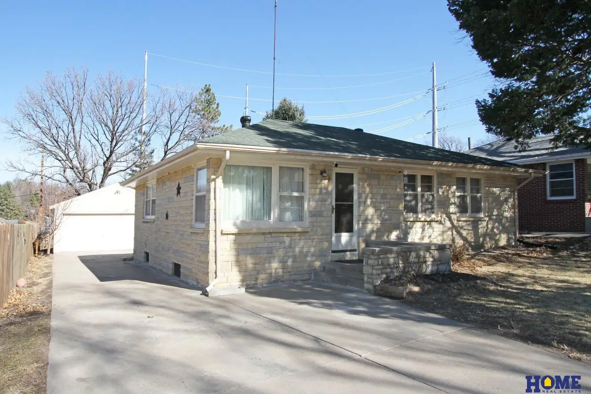 5510 Sumner Street, Lincoln, NE 68506 - #1