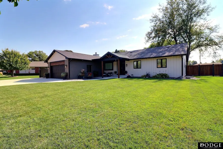 2225 Teakwood Drive, Fremont, NE 68025 - Image #3