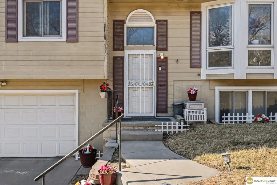 4624 N 61 Street, Omaha, NE 68104 - #2