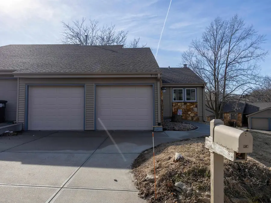 910 S 153 Court, Omaha, NE 68154 - Image #3