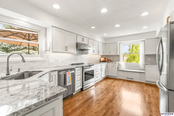 10920 Larimore Avenue, Omaha, NE 68164