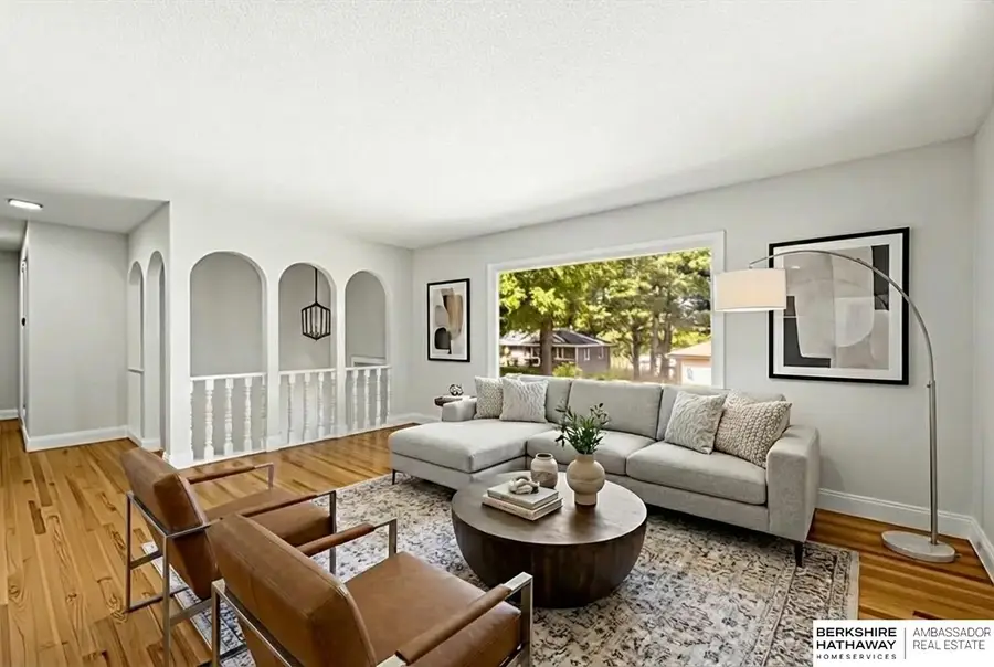 8915 Valley Street, Omaha, NE 68124 - Image #2