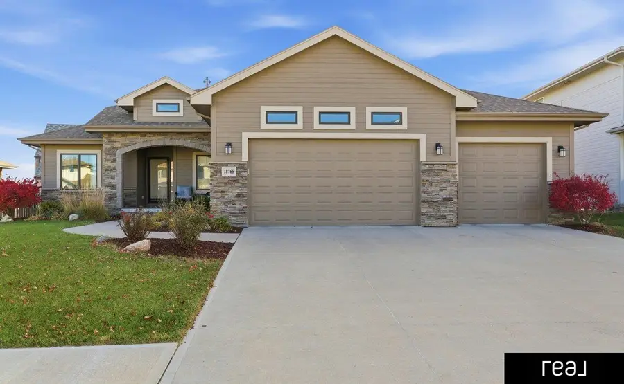 18765 Spaulding Street, Elkhorn, NE 68022 - #2