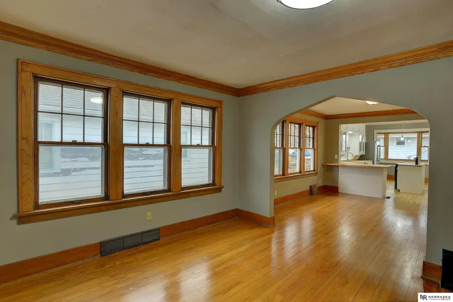 5216 S 38th Street, Omaha, NE 68107 - Image #2