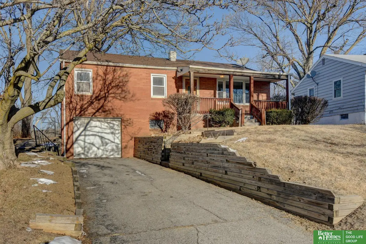 5824 Larimore Avenue, Omaha, NE 68104-9999 - Image #1