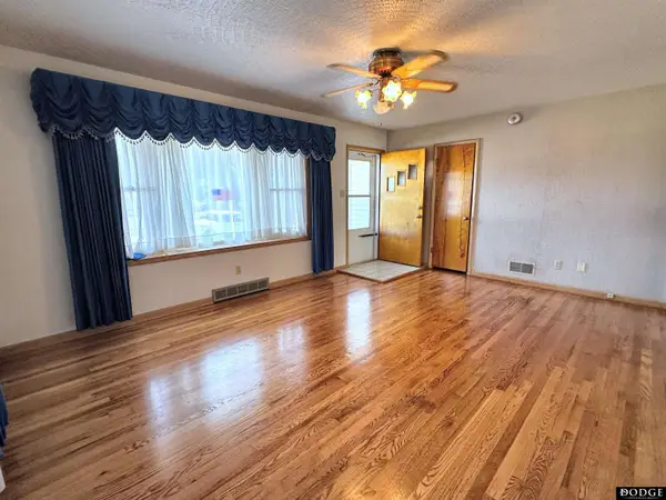 2075 Fairacres Drive, Fremont, NE 68025